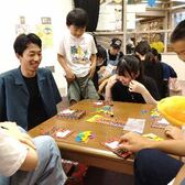 ボードゲームを楽しむ子どもたち