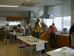 調理中の参加者