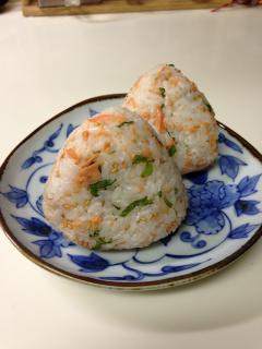 鮭の香りごはんおにぎり