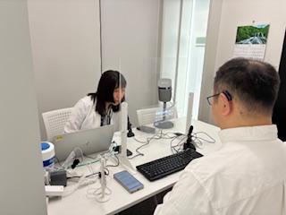 字幕表示システム使用時の様子