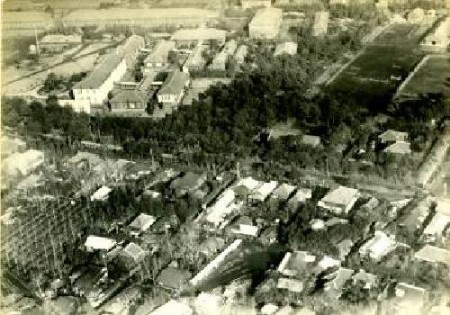 のちの陸軍野戦砲兵学校と北口通りの航空写真